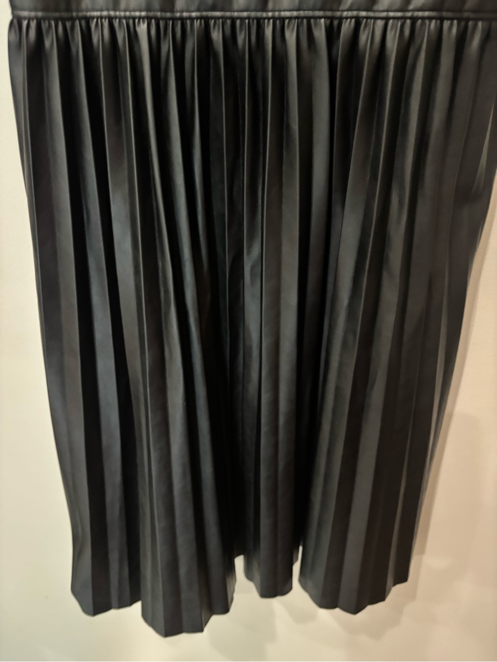 New Express Faux Leather Pleated Dress Size Small - Picture 3 of 8